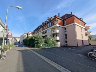 Anzeigenbild: !Bewerbungsstopp! Teilmöblierte 1-Zimmer-Wohnung mit Terrasse