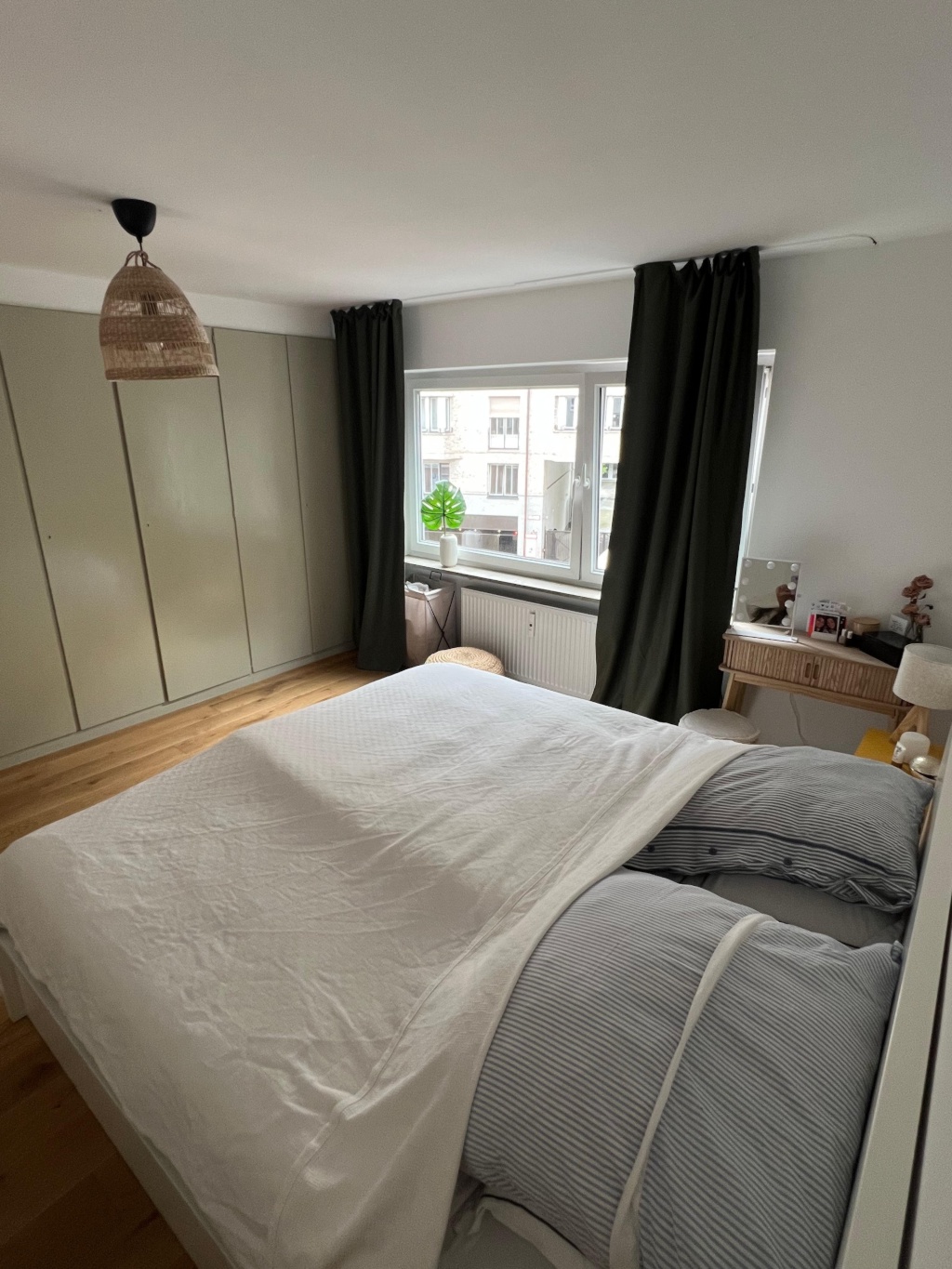 68m2 möblierte 3-Zimmer-Wohnung mit Balkon im Glockenbach – 16. Oktober bis 15. November frei, 1700€ all-in, top Lage nahe Fraunhoferstraße & Isar – Baaderstraße 73, 80469 München Glockenbach – Vorschaubild 6
