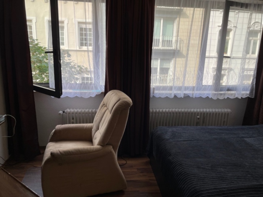 1-Zimmer-Apartment - mit Kochnische, Badezimmer (Toilette mit Dusche) – 51103 Köln Kalk – Vorschaubild 4