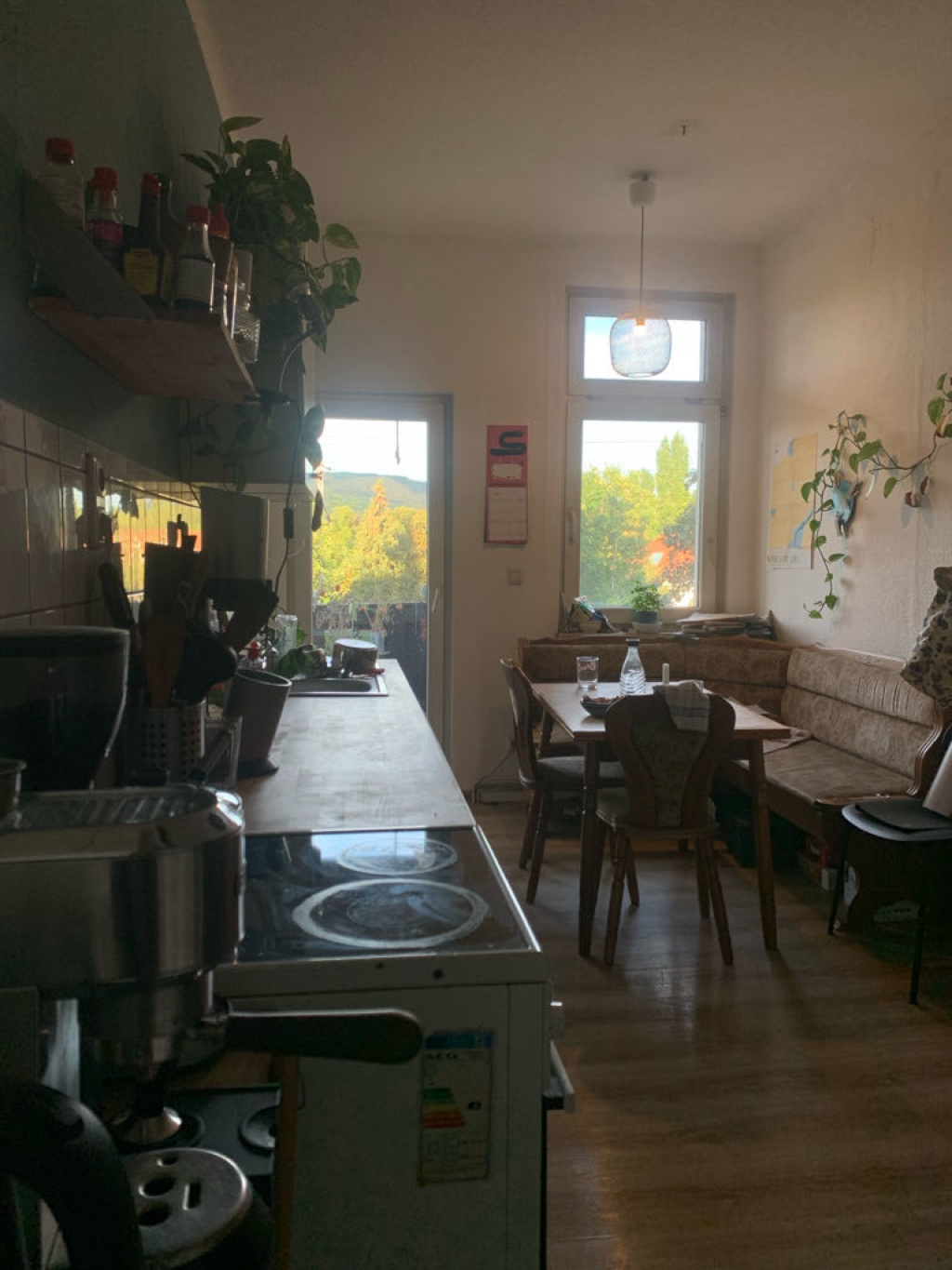 WG-Zimmer Zentrum Am Anger - Küche mit Balkonzugang