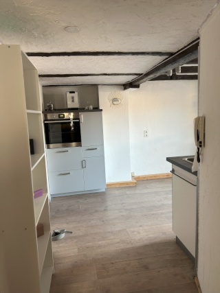 Anzeigenbild: Wunderschöne Dachwohnung, 2 Zimmer, Küche , Bad