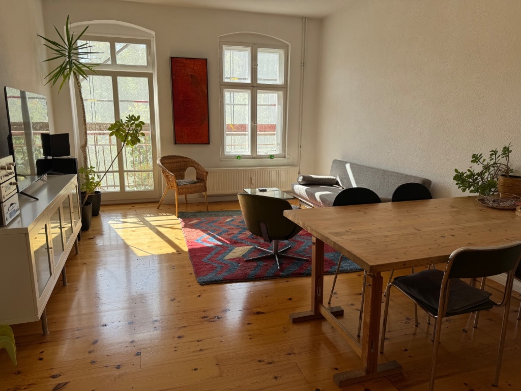 Zwischenmieter/in für sehr schöne, extrem helle 2-Zi-Whg. am Zionskirchplatz vom 06.12.2026 bis 07.03.2027 gesucht