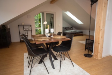 Anzeigenbild: 2 Zi.-Whg, 2. OG, für Einzelperson oder Pärchen