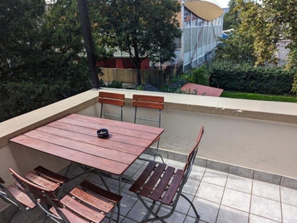 WG-Zimmer Zentrum Stephanstraße 6 - Der Balkon, an dem es sich gut Weizen geniessen lässt