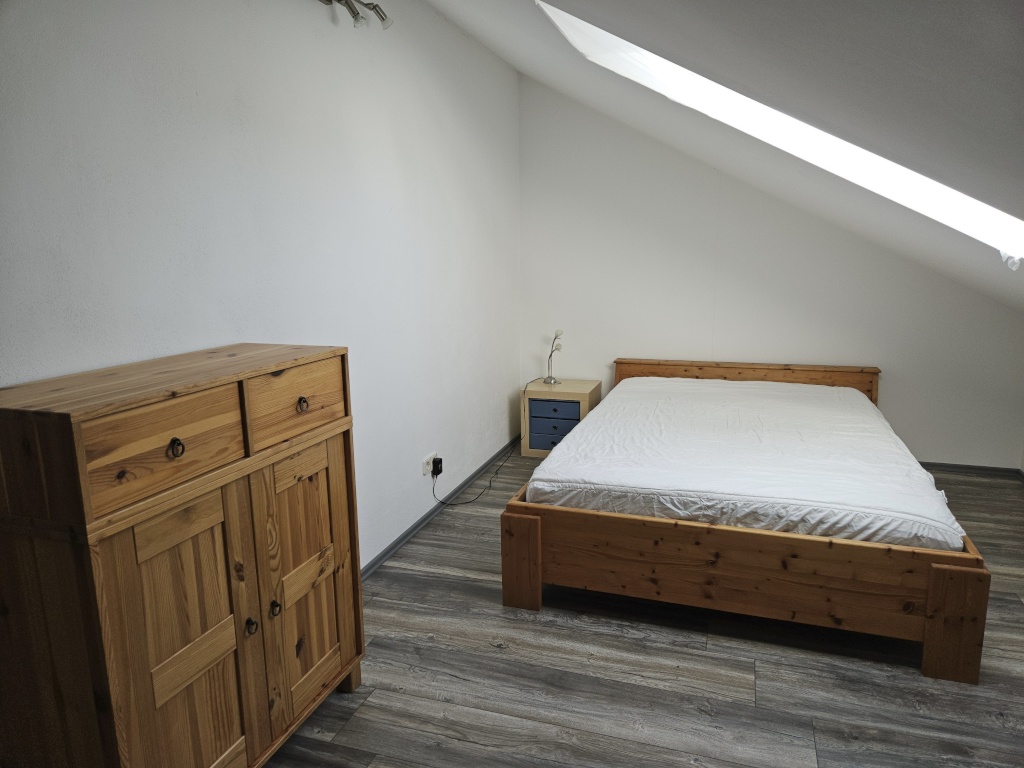 Habitación en WG Adlkofen Fichtenstr 9 - Zimmer 1 Schlafbereich