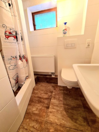 U6 Metro WG-room immediately ready for use Good location close to the subway ( 2 minutes)