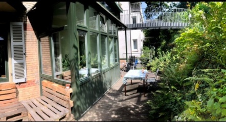 Anzeigenbild: 20qm Zimmer in traumhaftem Altbau mit großer Terrasse nahe Eugensplatz