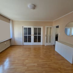 Anzeigenbild: *2er FRAUEN-WG* Sonniges 20qm Zimmer mitten in der Neu-Isenburger Innenstadt