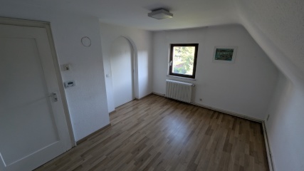 Anzeigenbild: Schön gelegene 2,5 Zimmerwohnung, mit toller Anbindung an die Uni.