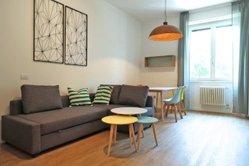 Ad image: Beautiful and cozy one-room apartment for rent in the city center. The university is only 4 minutes away from the house.