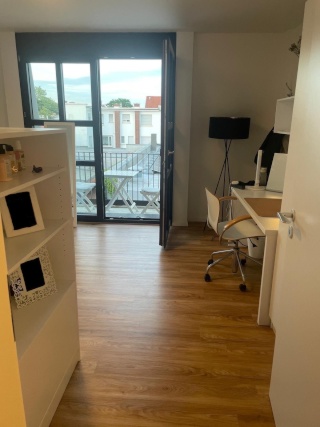 Anzeigenbild: Untermieter für exklusives Studentenapartement gesucht