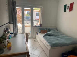 Cosy room with balcony