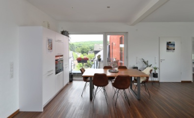 Anzeigenbild: Wohnen mit Aussicht: 104 m² Penthouse in Bonn-Oberkassel zur Zwischenmiete