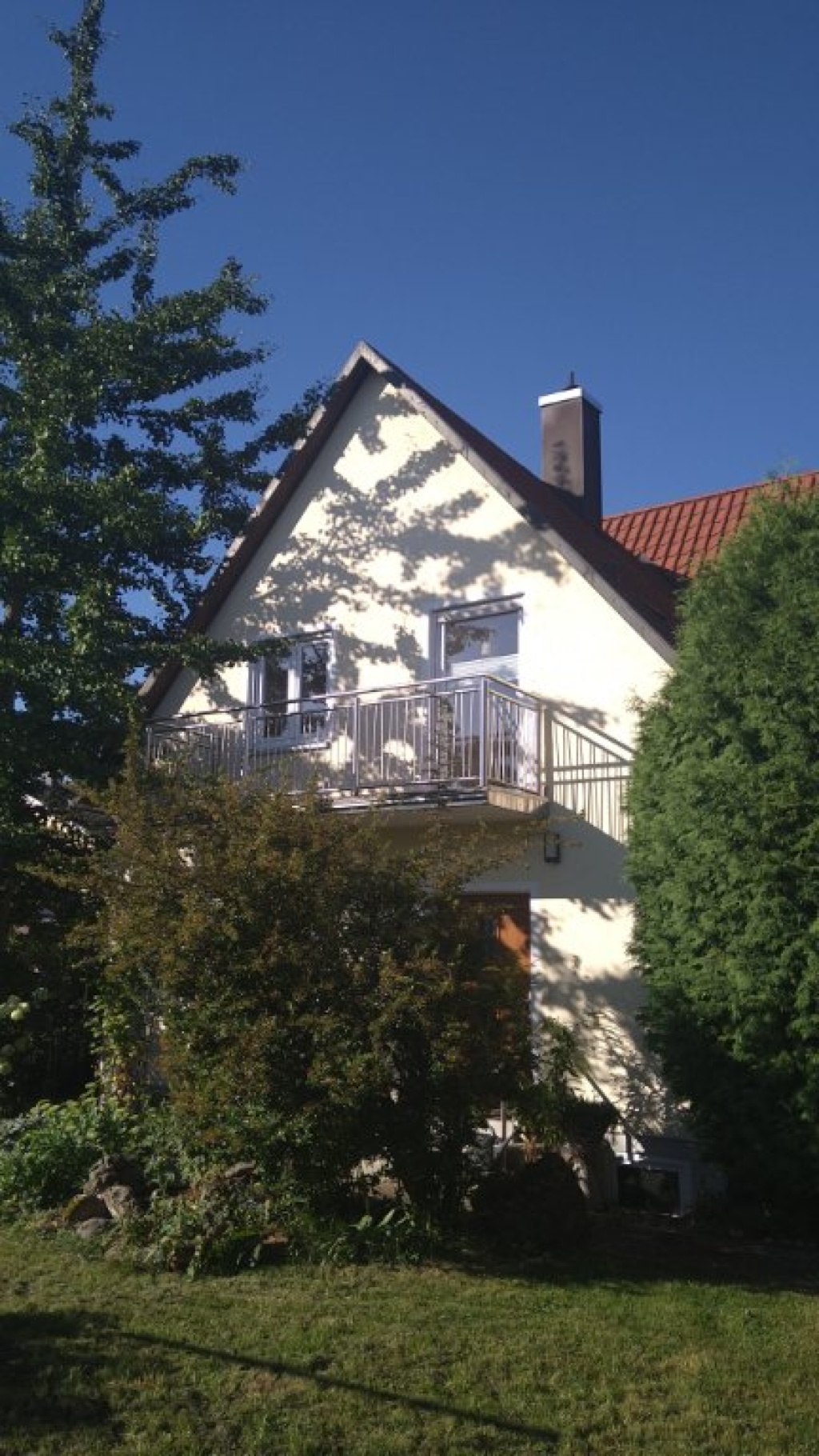WG-Zimmer Aschheim Lerchenweg - Haus