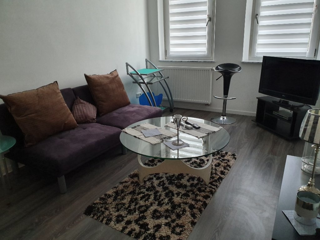 Flat flexibler Einzug gerne ab August möglich. 1 bis 4 Monate verfügbar Allersbergerstrasse - Wohnen
