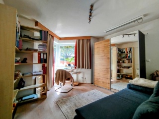 Anzeigenbild: WG-Zimmer 13 m² + Balkon, teilmöbliert, 430 € in heller, ruhiger 112 m²-Wohnung