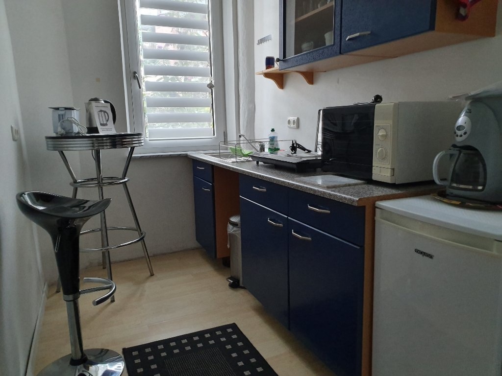 Flat flexibler Einzug gerne ab August möglich. 1 bis 4 Monate verfügbar Allersbergerstrasse - Küche