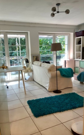 Anzeigenbild: Voll möblierte, sonnige 1-Zimmer-Wohnung (3 Gehminuten zur WHU)