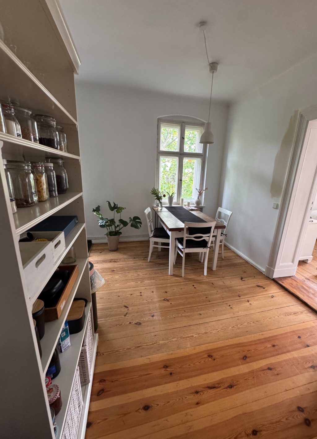 Flat Charlottenburg Danckelmannstrasse - picture 2