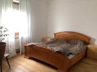 Anzeigenbild: Kein Makler    Ein schönes großes voll möbliertes Zimmer in Stadtzentrum