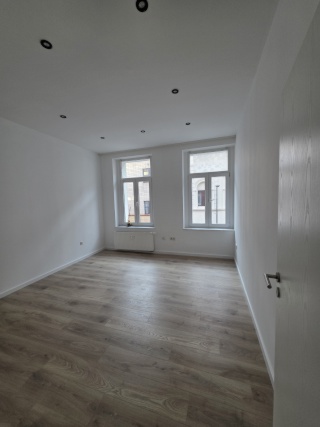 Anzeigenbild: WG geeignet 2 Zimmer Wohnung
!!Besichtigungstermin am Donnerstag 2. Oktober, um 18 Uhr!!