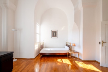 Ad image: Neugründung 3er-Luxus-WG, Passau Altstadt: Rosenzimmer (25qm)