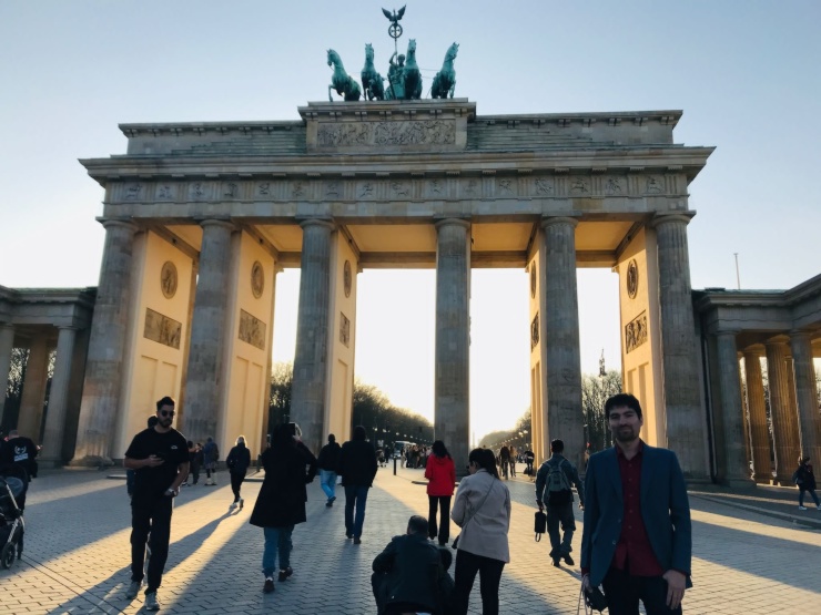 Ad image: I'm looking for a roommate for a nice 2 bedroom apartment in Hamburg, Ottensen Station.
