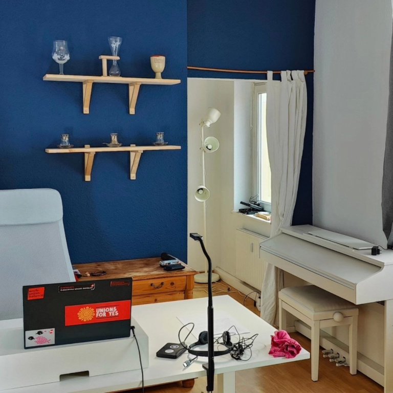 WG-Zimmer Mitte Ziegelstraße - Zimmer (Arbeitsbereich und Durchgang zum Schlafbereich).