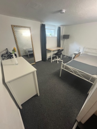 Imagen del anuncio: WG habitación en la casa adosada con jardín