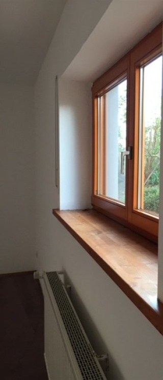 Anzeigenbild: Helles und großes WG-Zimmer für Student*innen