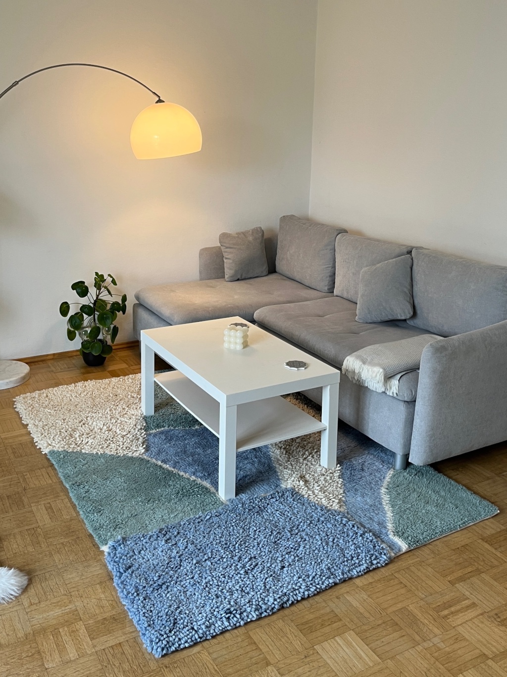 1,5-Zimmer-Wohnung in Ludwigsvorstadt-Isarvorstadt – Voll möbliert, Balkon, 4. Stock mit Aufzug, ab 1. November