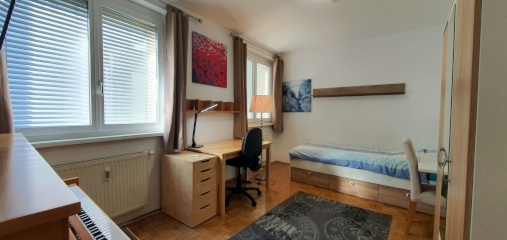 Anzeigenbild: 14 m² WG-Zimmer in gemütlicher 92m² 4-Zimmer-Wohnung mit Balkon und Garten
