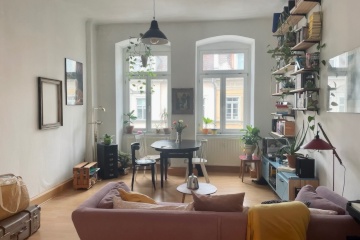 Ad image: Beautiful 2 bedroom old building apartment in New Town with balcony