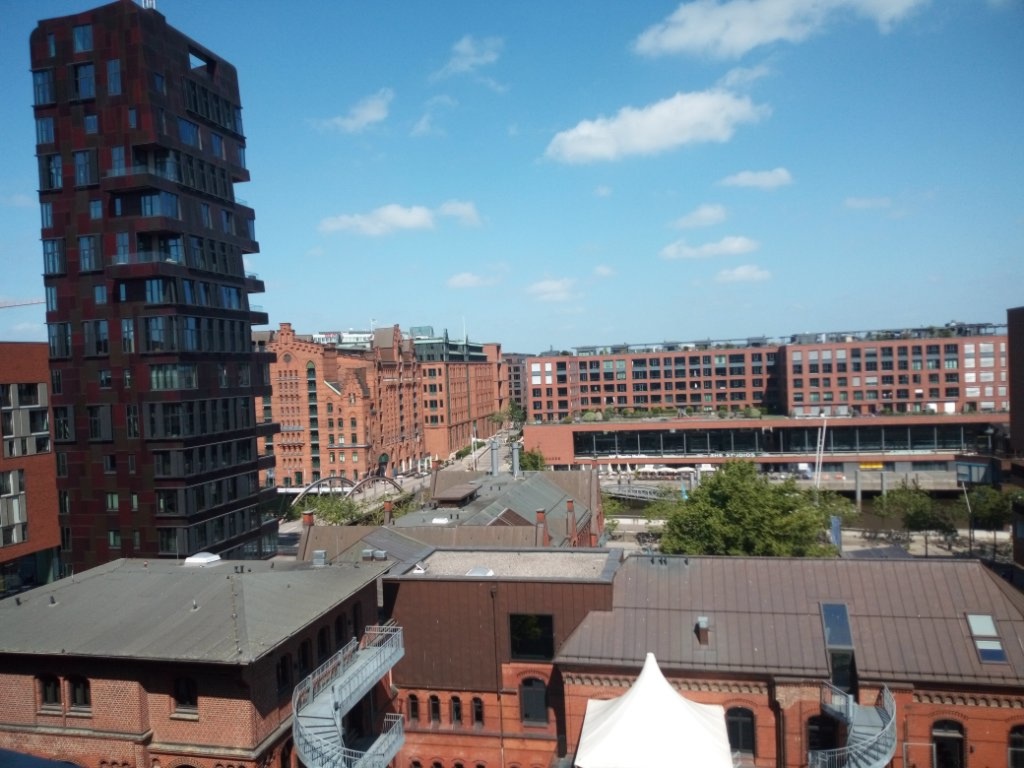 Sehr schöne helle moderne möblierte Wohnung – 4-10 Überseeboulevard, 20457 Hamburg HafenCity – Vorschaubild 2