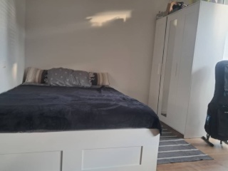 Möblierte Wohnung mit Balkon und Küche