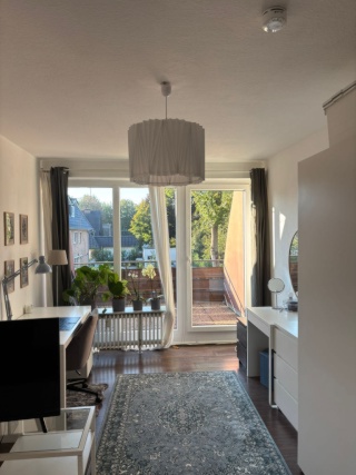 Anzeigenbild: WG-Zimmer inkl. eigenem Balkon