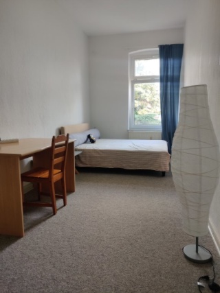 Anzeigenbild: Schönes WG Zimmer zentral zur Uni und Klinik!