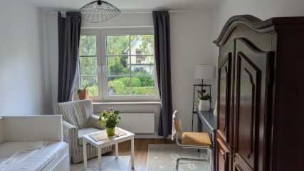 Anzeigenbild: 2 Zimmer in Mädels WG - 14&16qm in HH Rahlstedt möbliert