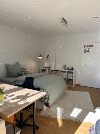Anzeigenbild: Helles Zimmer in 3er-WG mit Ankleidezimmer