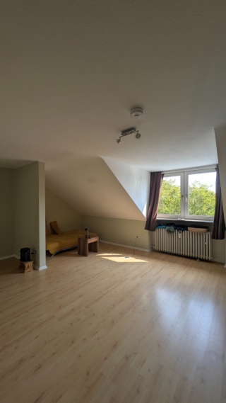 Bright newly renovated & 2-room apartment (1–2 people)