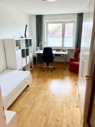 Anzeigenbild: Zimmer in 4-Zimmer-Wohnung zur Untermiete in Dachau (befristet)