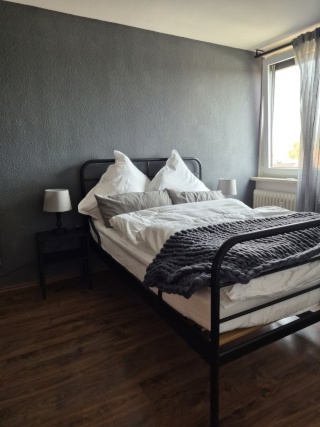 Anzeigenbild: Möbliertes WG-Zimmer All-in in Einbeck Altstadt – inkl. WLAN, Pool & Sauna