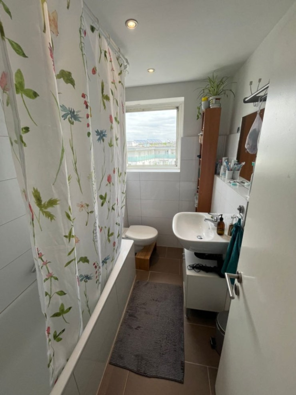 WG-Zimmer Sülz Berrenrather Straße 138 - Großes  Bad + Dusche