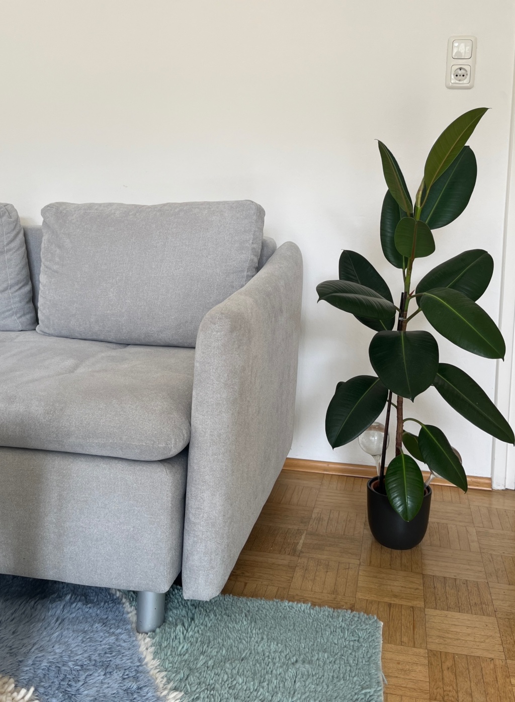1,5-Zimmer-Wohnung in Ludwigsvorstadt-Isarvorstadt – Voll möbliert, Balkon, 4. Stock mit Aufzug, ab 1. November – Haydnstraße, 80336 München Ludwigsvorstadt-Isarvorstadt – Vorschaubild 3