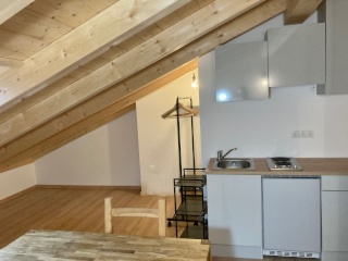 Anzeigenbild: Dachgeschoss Zimmer mit eigener Küche