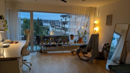 Anzeigenbild: Großes helles Zimmer zur Zwischenmiete
