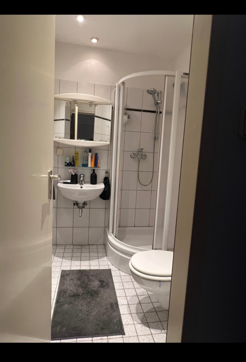 Geräumige 1-Zimmerwohnung mit separater Küche in Wedding zur Untermiete – Samoastraße, 13353 Berlin Wedding – Vorschaubild 3