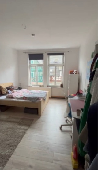 Anzeigenbild: Zentrale nette 4er WG sucht Mitbewohnerin