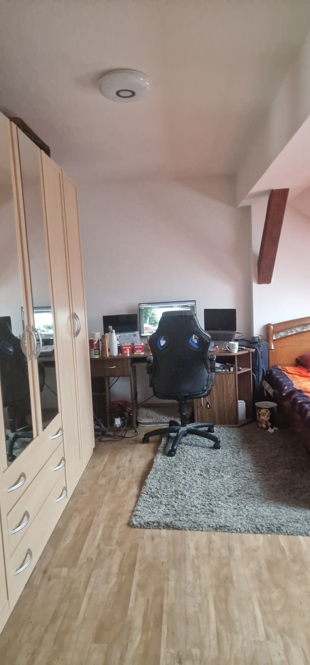 Fully furnished apartment available for sublet for short term(2 months) stay near bahnhof