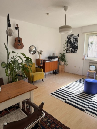 Ad image: 2-room apartment at the castle + balcony